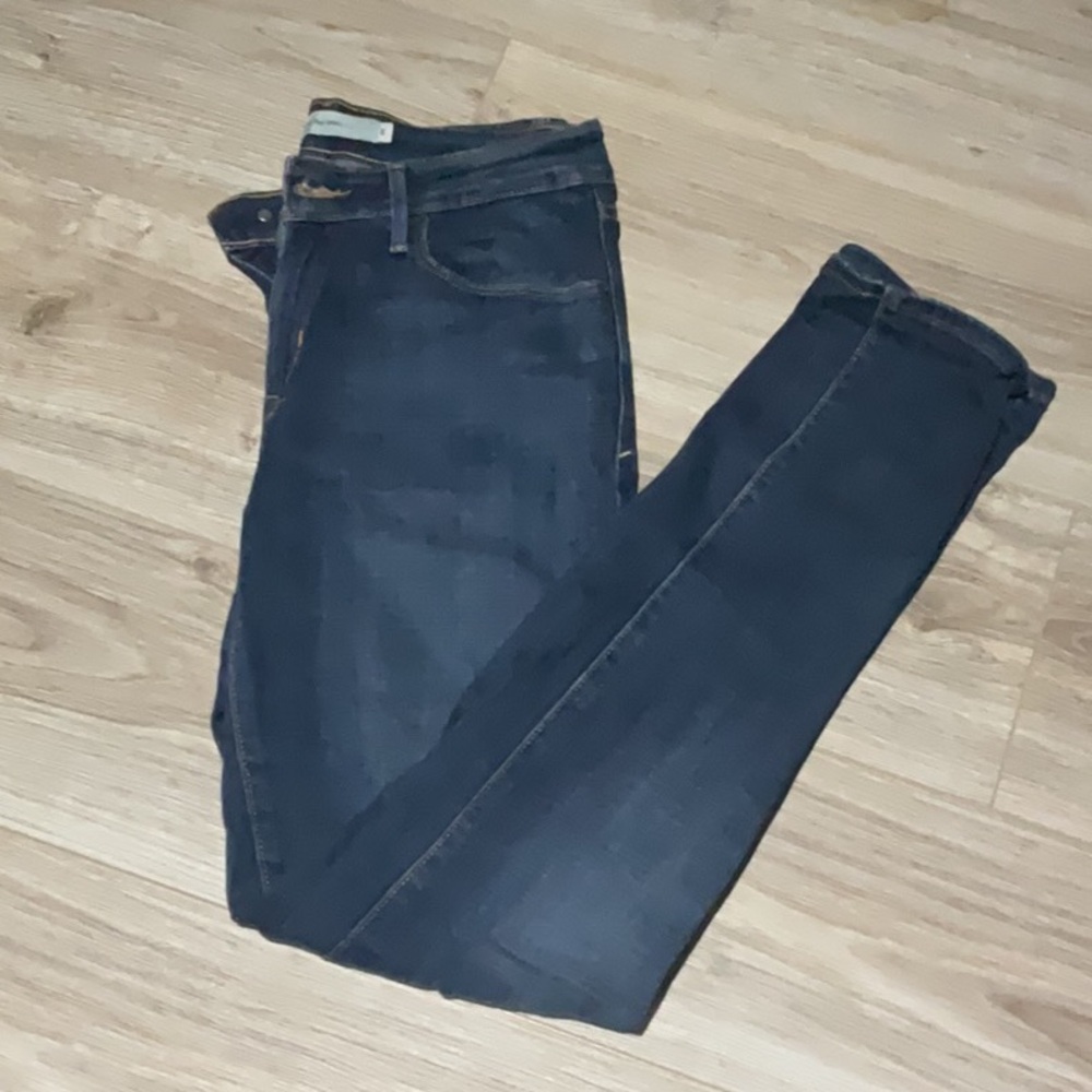 Levi’s - Picture 2 of 2